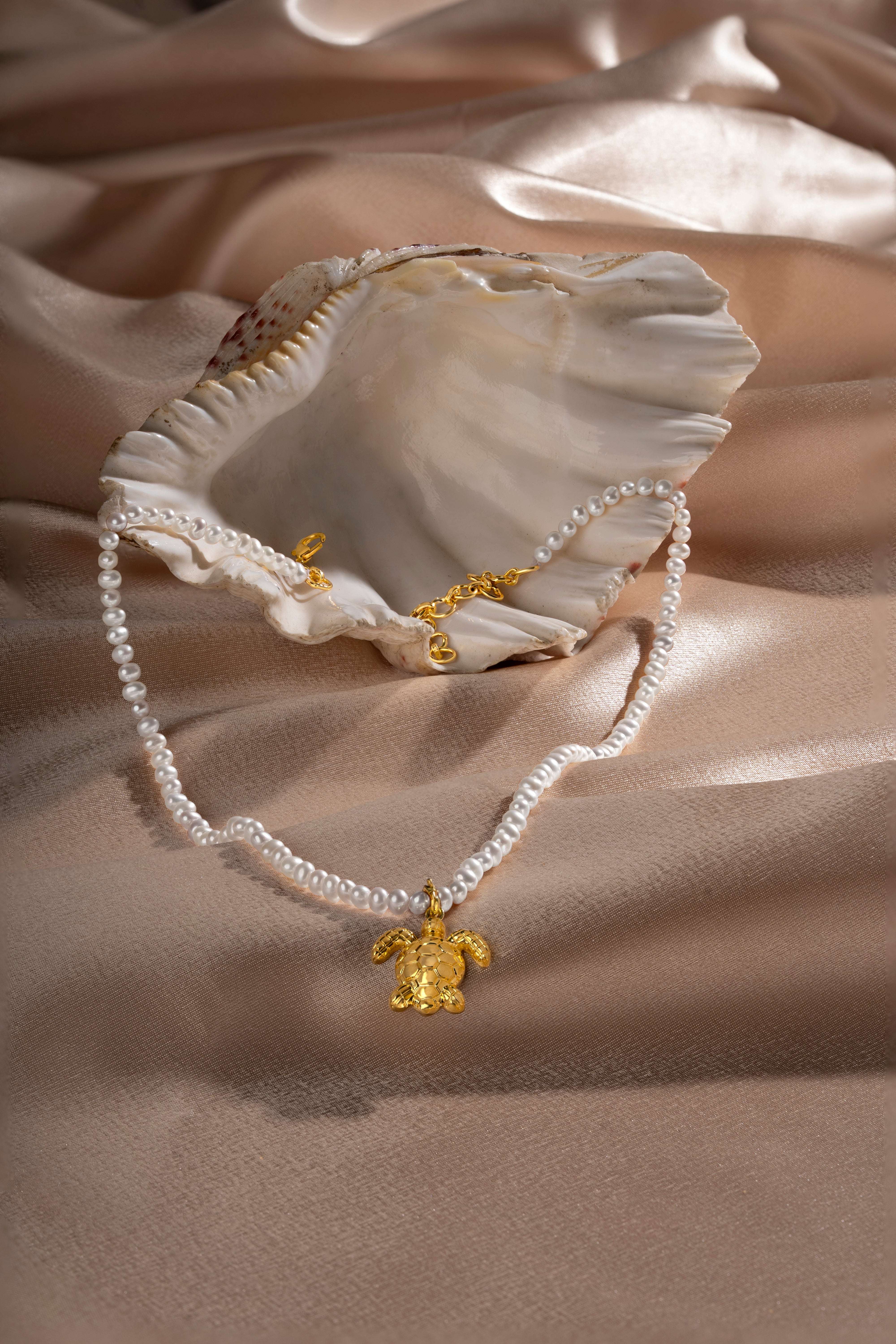 Kame - Protector Turtle Freshwater Pearl Necklace