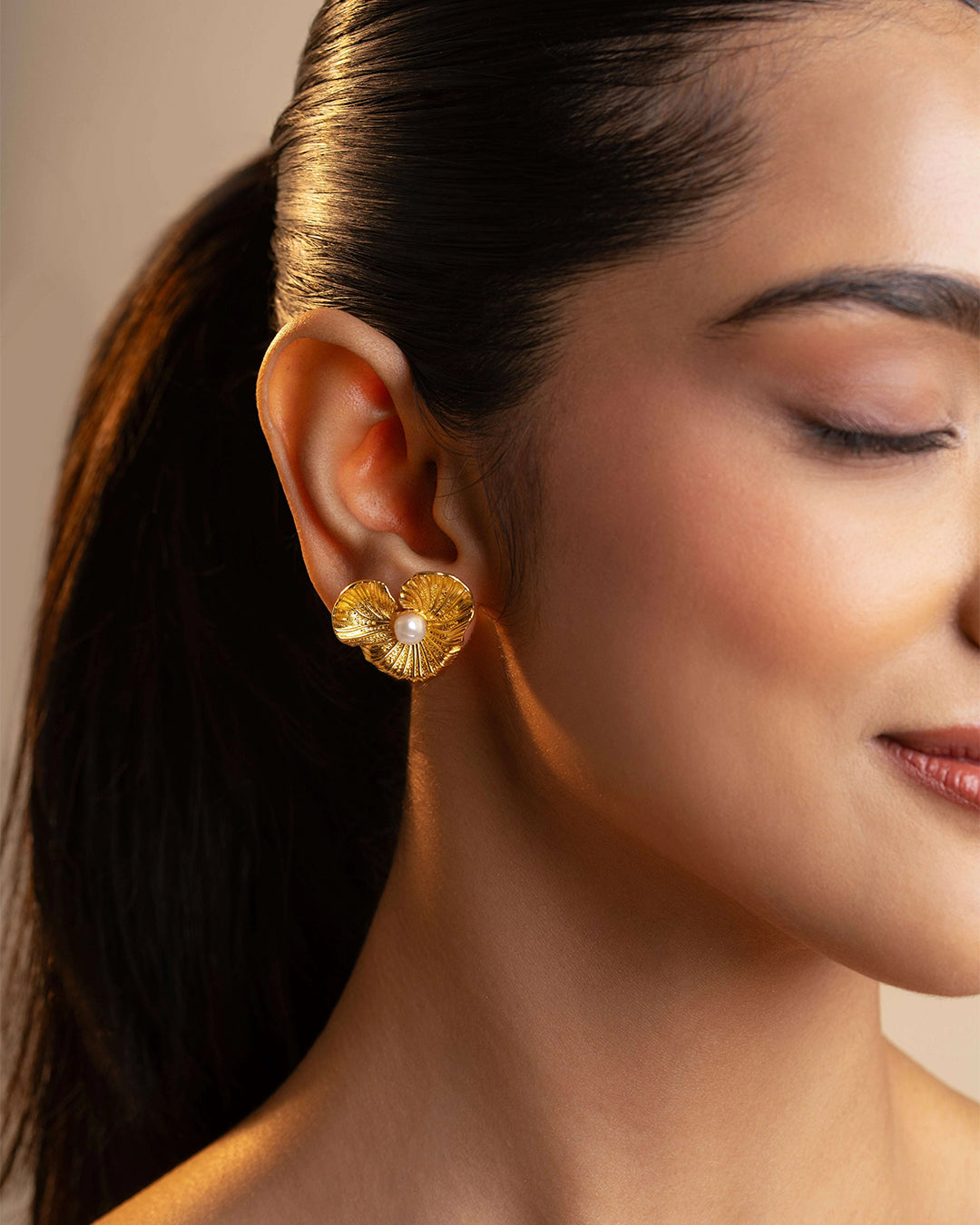 Aura Freshwater Pearl Earrings
